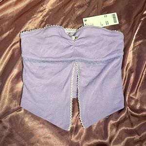 URBAN OUTFITTERS - Kimchi Blue, Rosie Strapless Flyaway Top